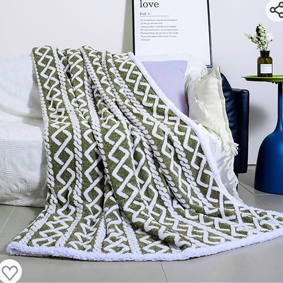 Sherpa throw blankets for couch. - Picture 3 of 4